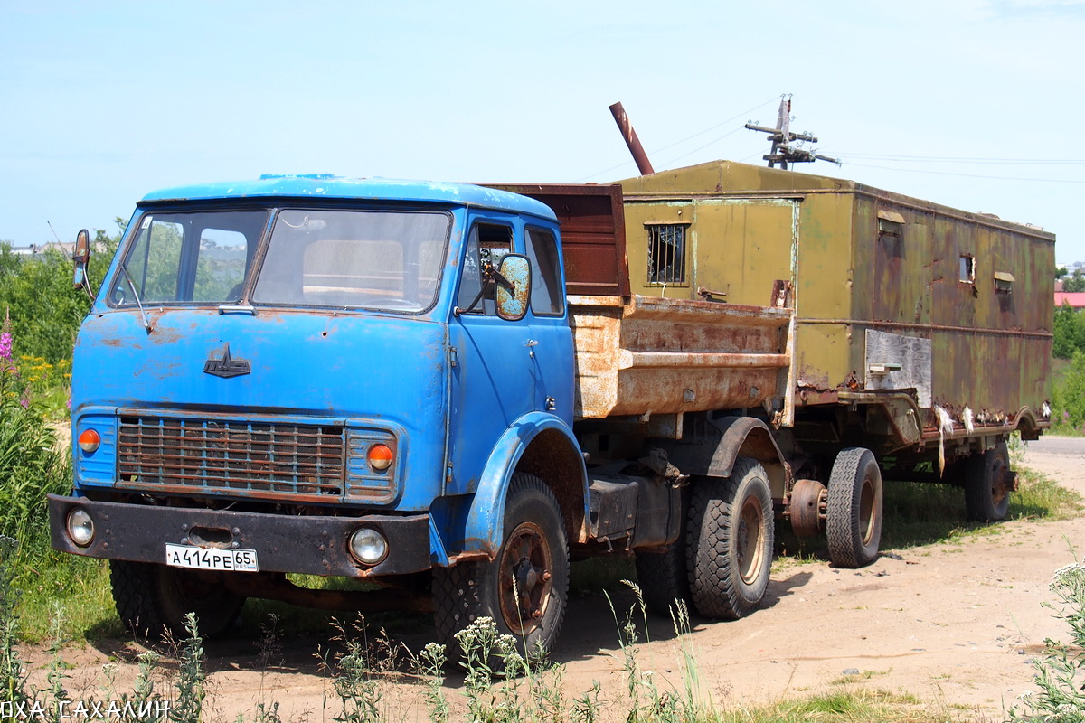 Сахалинская область, № А 414 РЕ 65 — МАЗ-5549