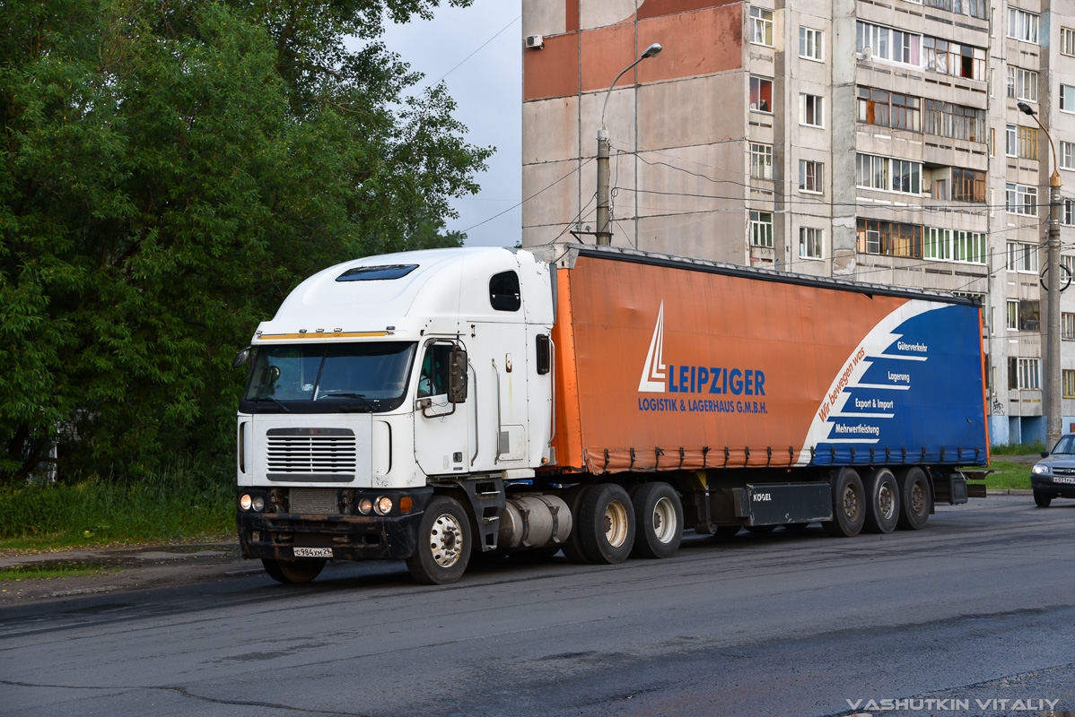 Архангельская область, № С 984 ХМ 29 — Freightliner Argosy