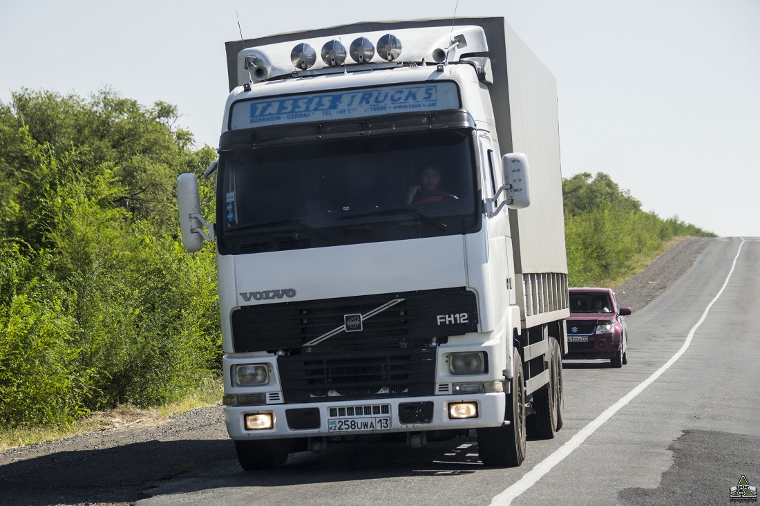 Туркестанская область, № 258 UWA 13 — Volvo ('1993) FH-Series