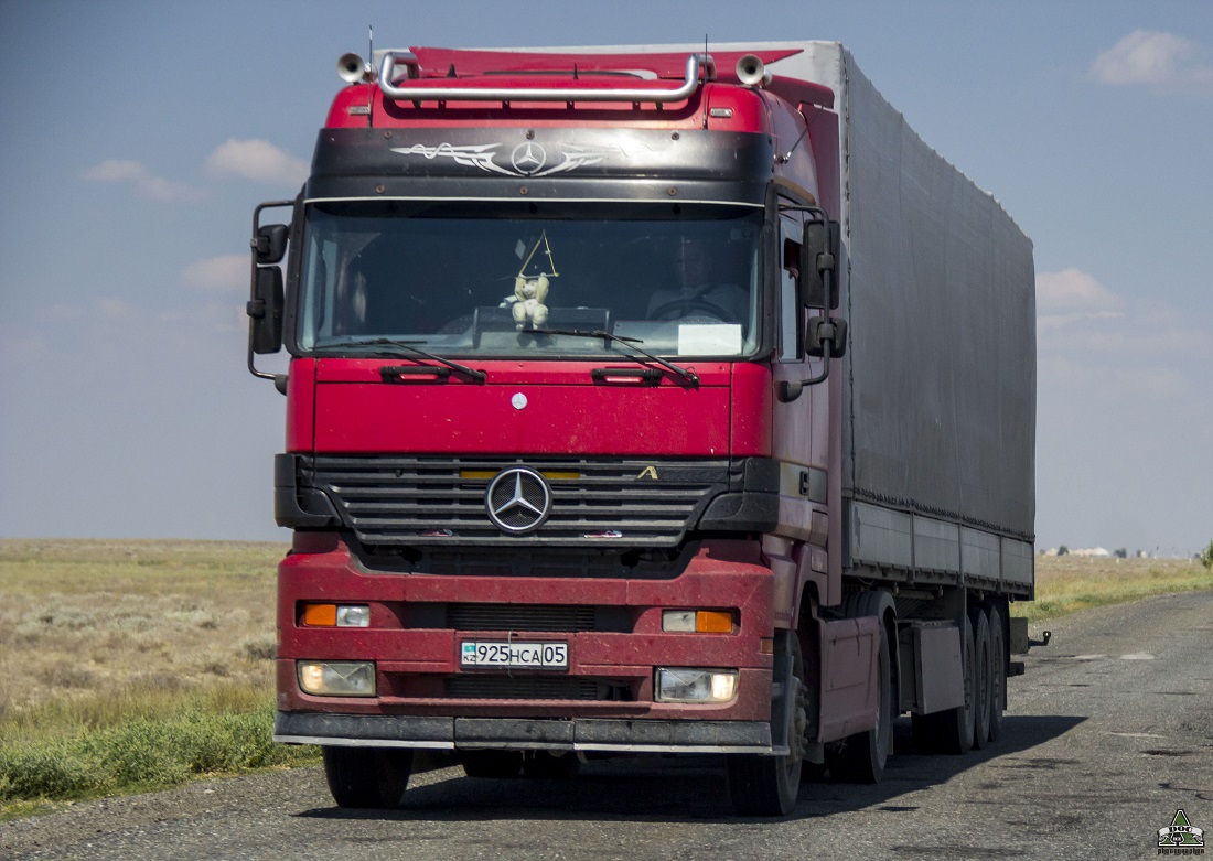 Алматинская область, № 925 HCA 05 — Mercedes-Benz Actros ('1997)