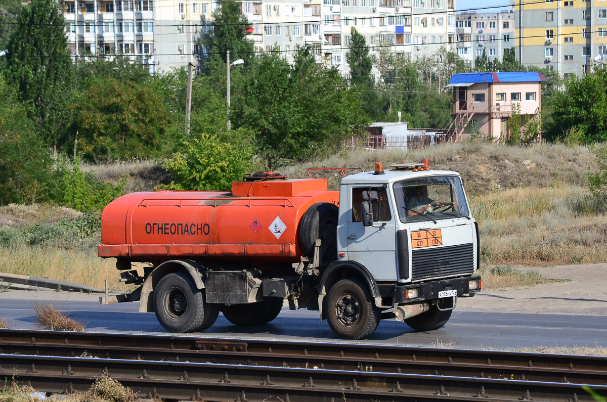 Волгоградская область, № А 185 МХ 134 — МАЗ-5337 [533700]