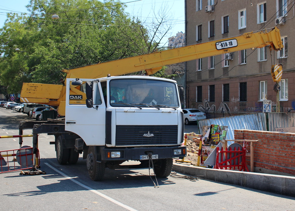 Одесская область, № ВН 9390 НЕ — МАЗ-533702