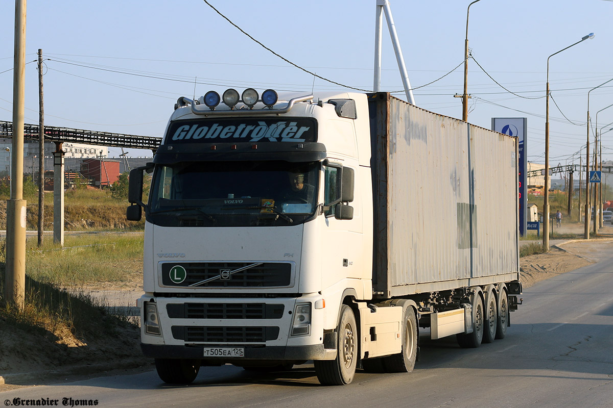 Приморский край, № Т 505 ЕА 125 — Volvo ('2002) FH12.440