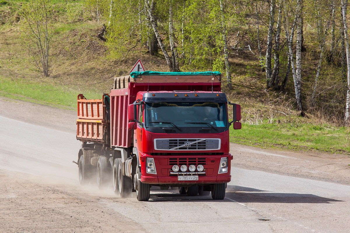 Красноярский край, № У 785 УУ 24 — Volvo ('2002) FM-Series