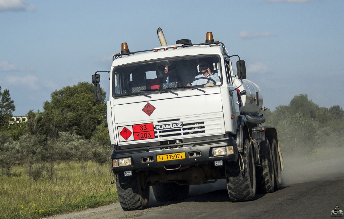 Карагандинская область, № H 795077 — КамАЗ-43114-15 [43114R]