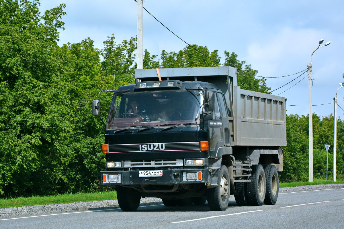 Санкт-Петербург, № Р 954 АХ 47 — Isuzu (общая модель)