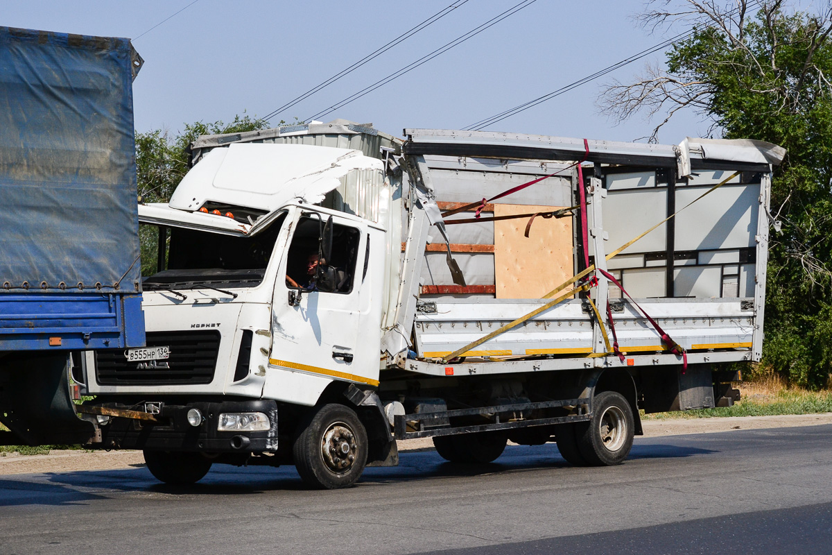 Волгоградская область, № В 555 НР 134 — МАЗ-4371W1 "Зубрёнок"