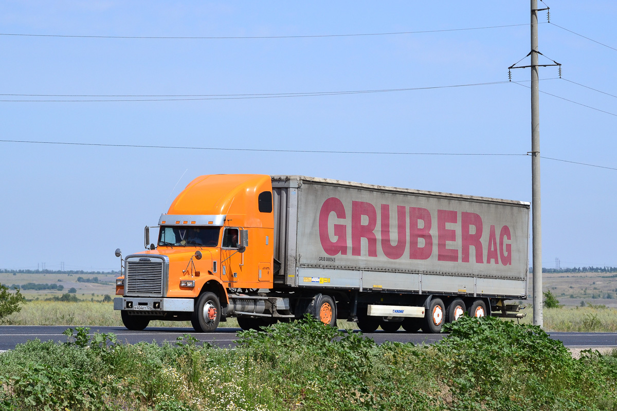 Волгоградская область, № А 404 КТ 134 — Freightliner FLD 120 SD