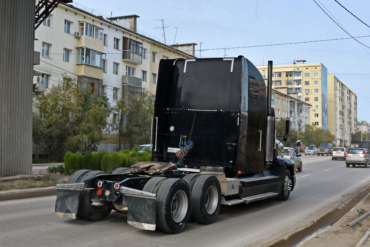 Приморский край, № В 064 МР 25 — Freightliner FLD 120