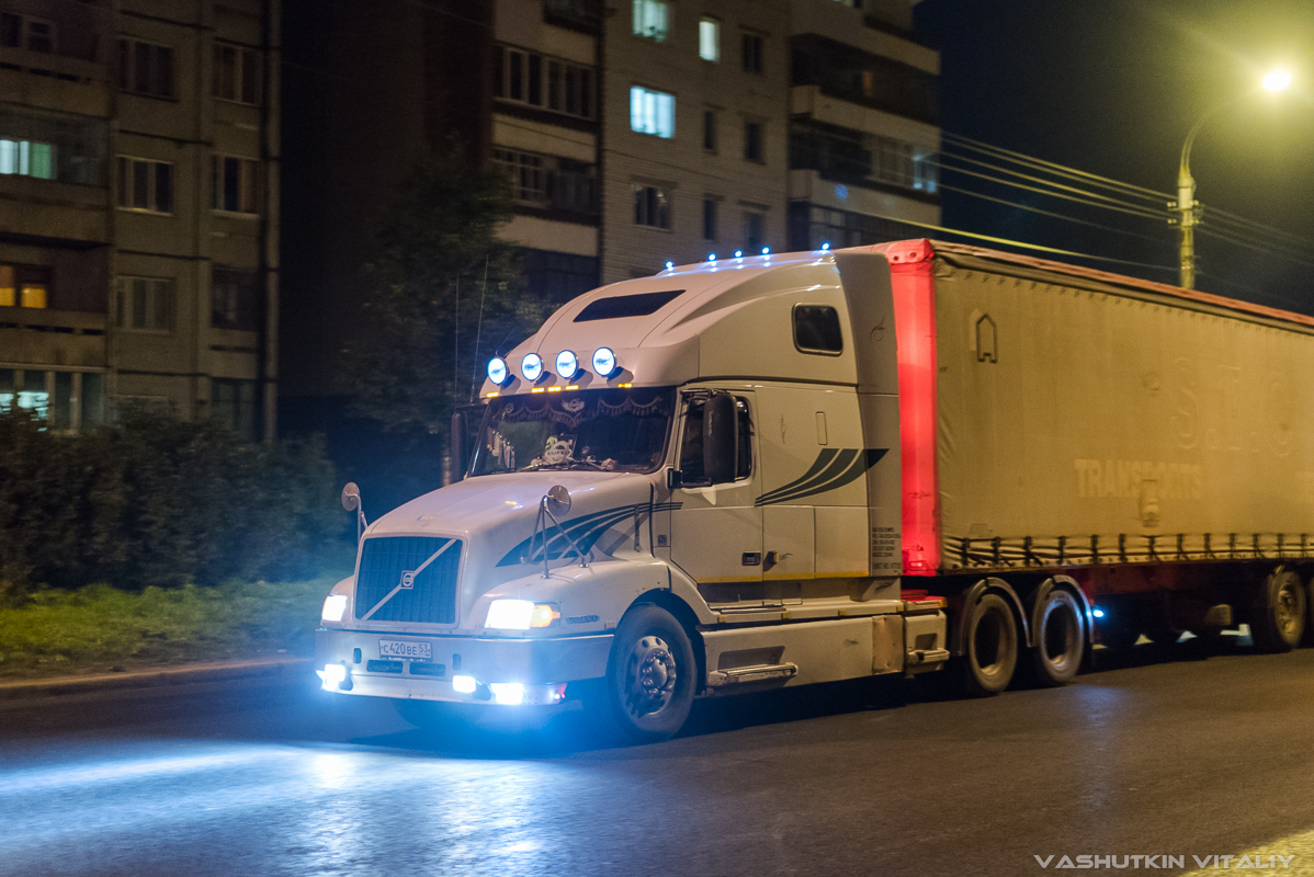 Новгородская область, № С 420 ВЕ 53 — Volvo VNL660