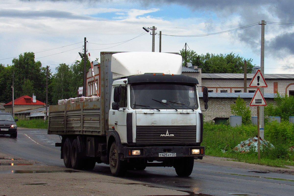 Ивановская область, № Т 425 ХТ 37 — МАЗ-6303 [630300]