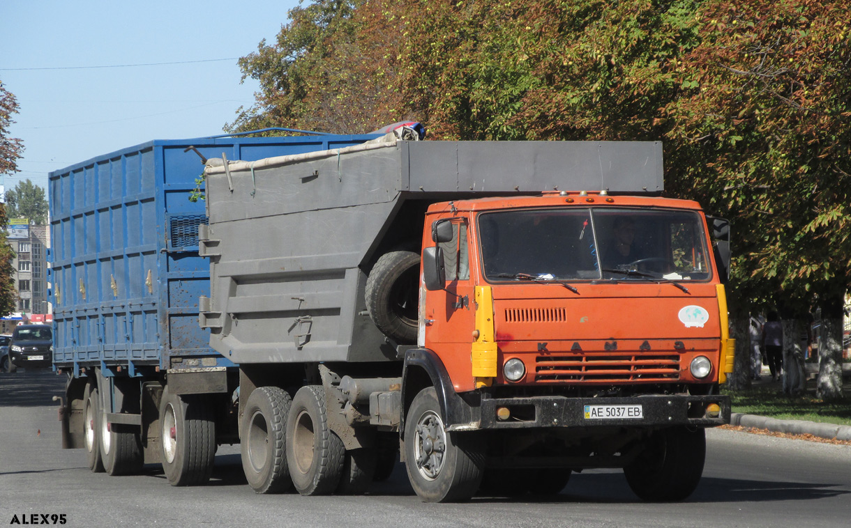 Днепропетровская область, № АЕ 5037 ЕВ — КамАЗ-5511