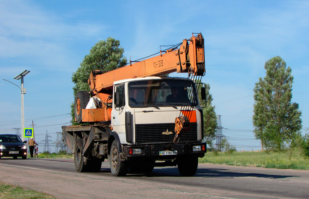 Днепропетровская область, № АЕ 5180 ВО — МАЗ-5337 [533700]