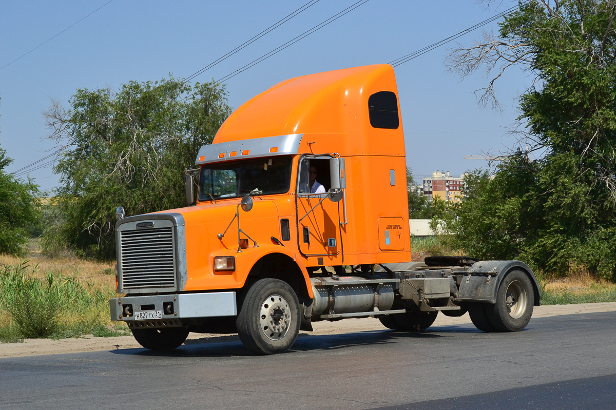 Волгоградская область, № Н 827 ТХ 31 — Freightliner FLD 120 SD