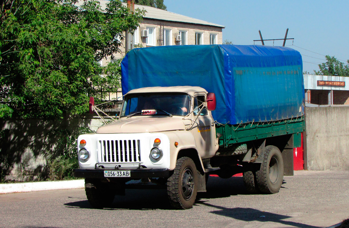 Днепропетровская область, № 056-33 АВ — ГАЗ-52-04