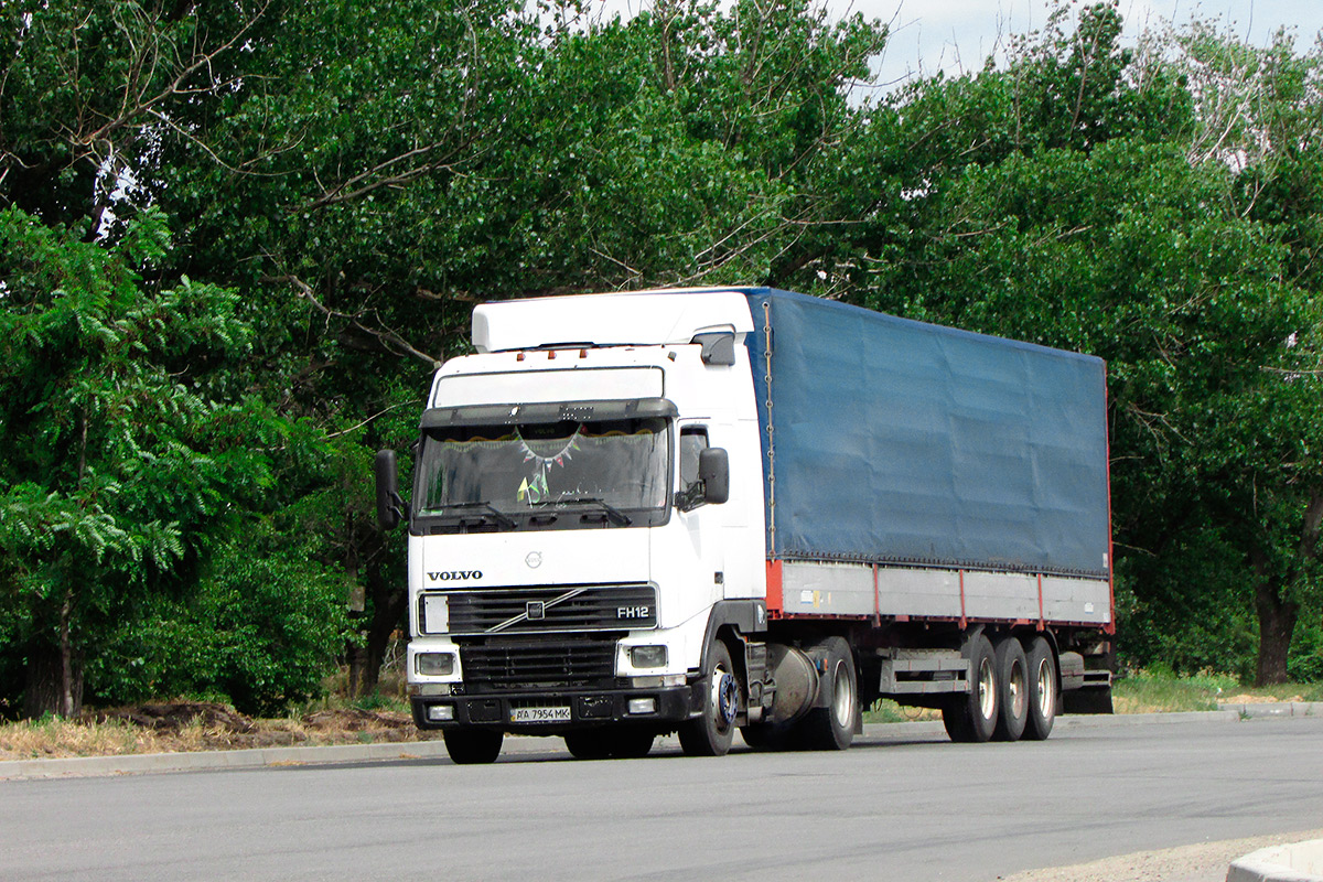 Киев, № АА 7954 МК — Volvo ('1993) FH-Series