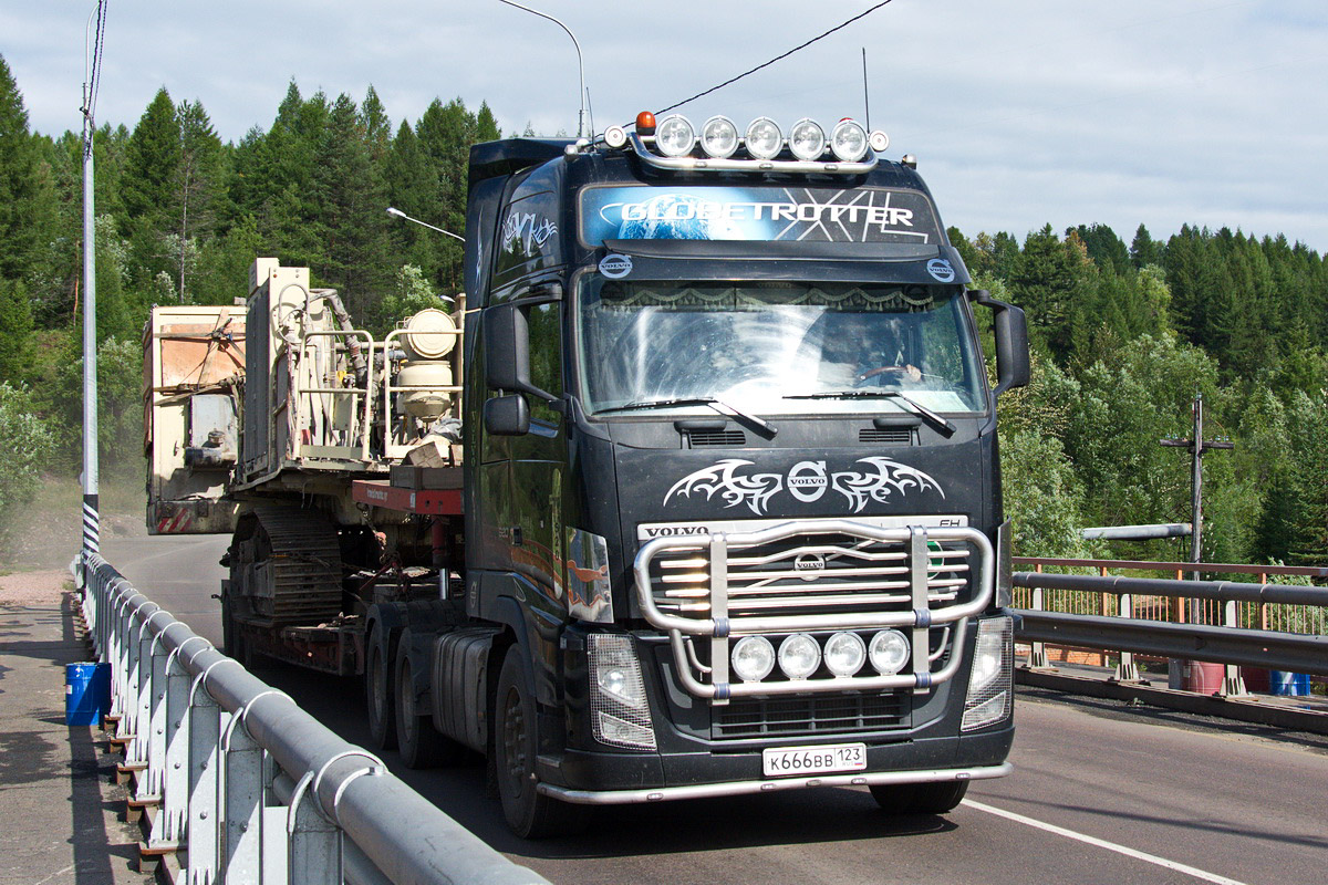 Краснодарский край, № К 666 ВВ 123 — Volvo ('2008) FH.520