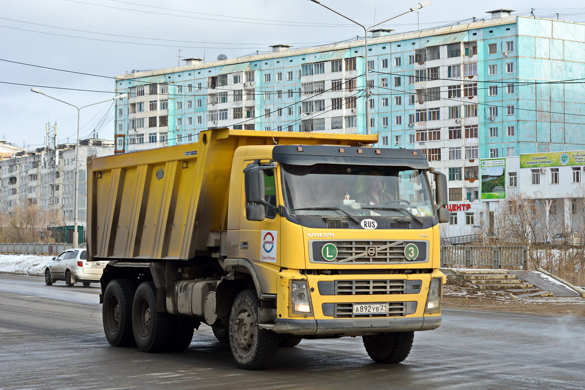 Чувашия, № А 892 УВ 21 — Volvo ('2002) FM12.440