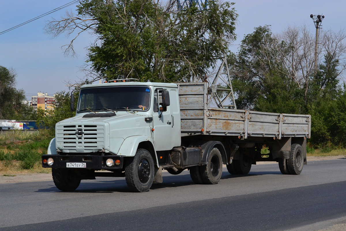 Волгоградская область, № А 741 ЕУ 34 — ЗИЛ-4423