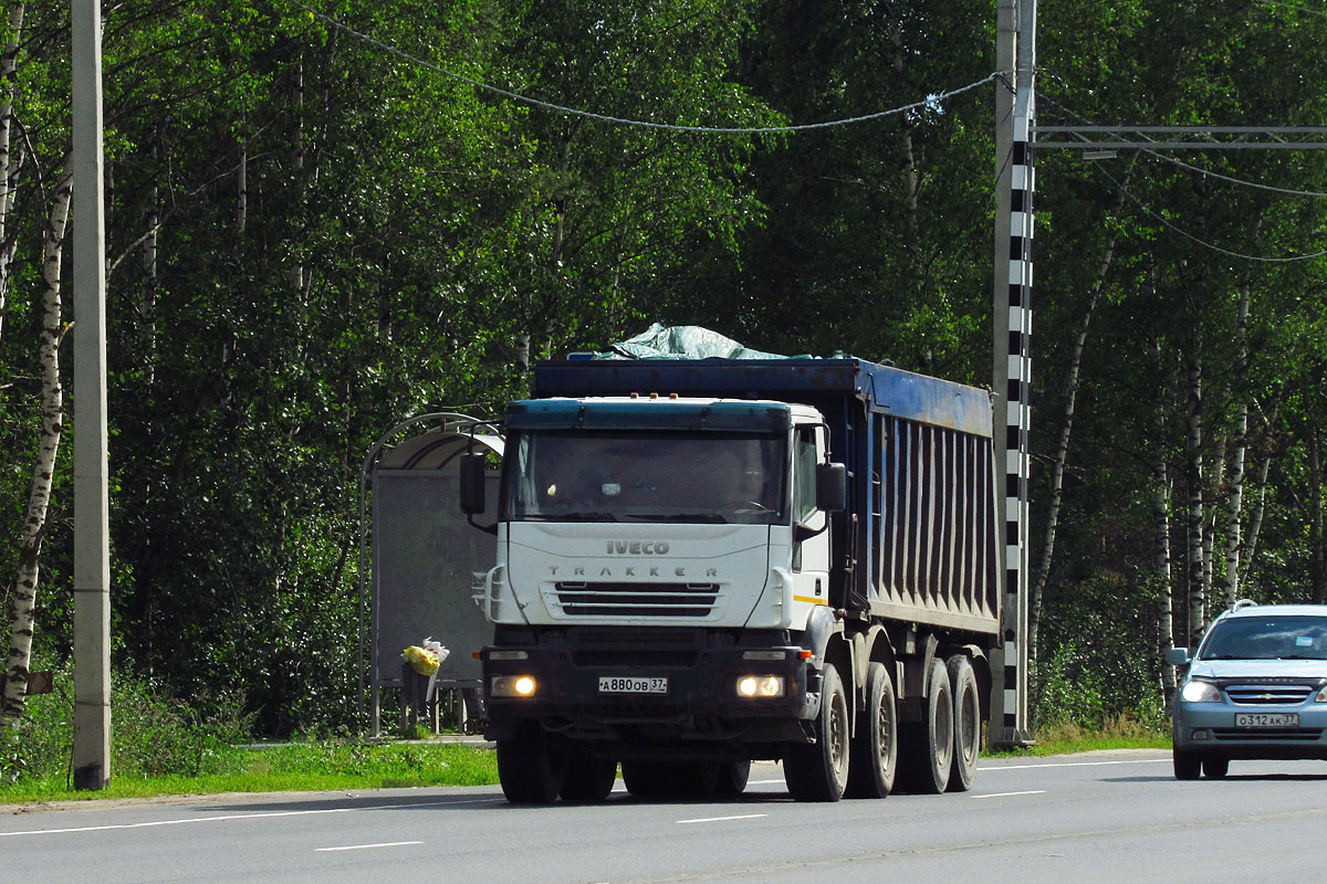 Ивановская область, № А 880 ОВ 37 — IVECO Trakker ('2004)