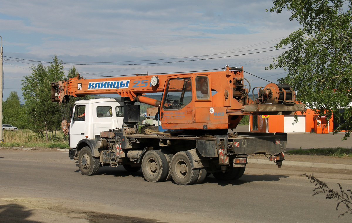 Красноярский край, № У 767 ХХ 24 — МАЗ-6303A3