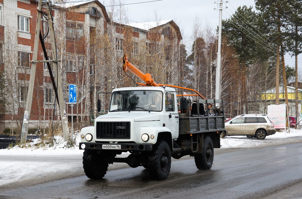 Ханты-Мансийский автоном.округ, № М 009 МА 96 — ГАЗ-3308 «Садко»