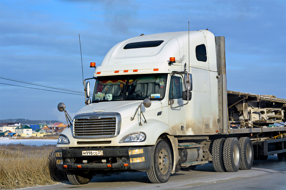 Хабаровский край, № М 998 СО 27 — Freightliner Columbia