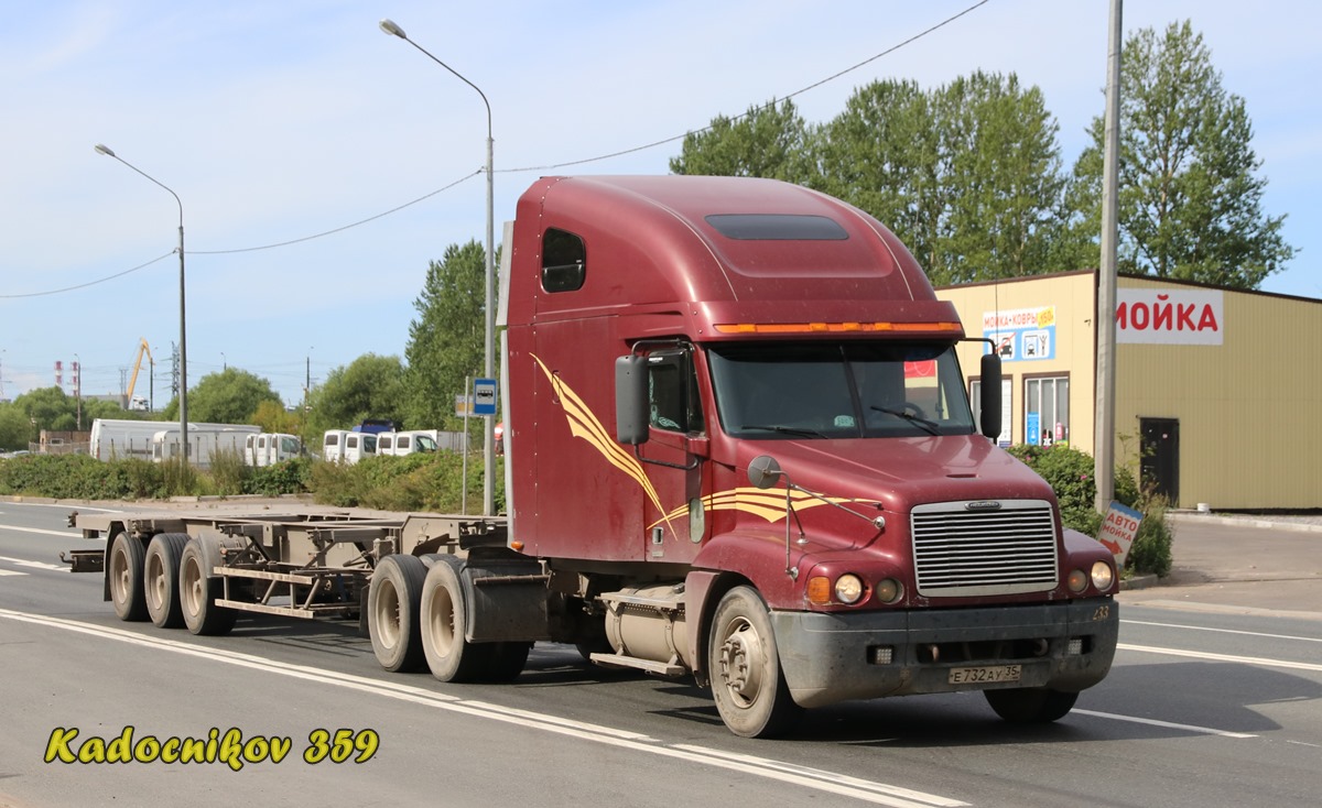 Вологодская область, № Е 732 АУ 35 — Freightliner Century Class