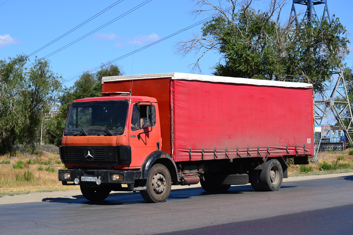 Волгоградская область, № В 051 ТК 134 — Mercedes-Benz SK (общ. мод.)