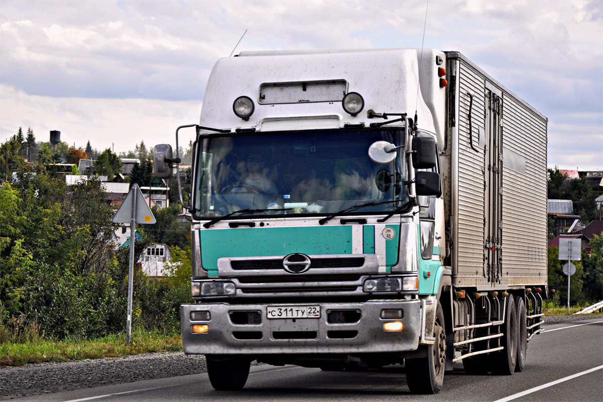 Алтайский край, № С 311 ТУ 22 — Hino Profia