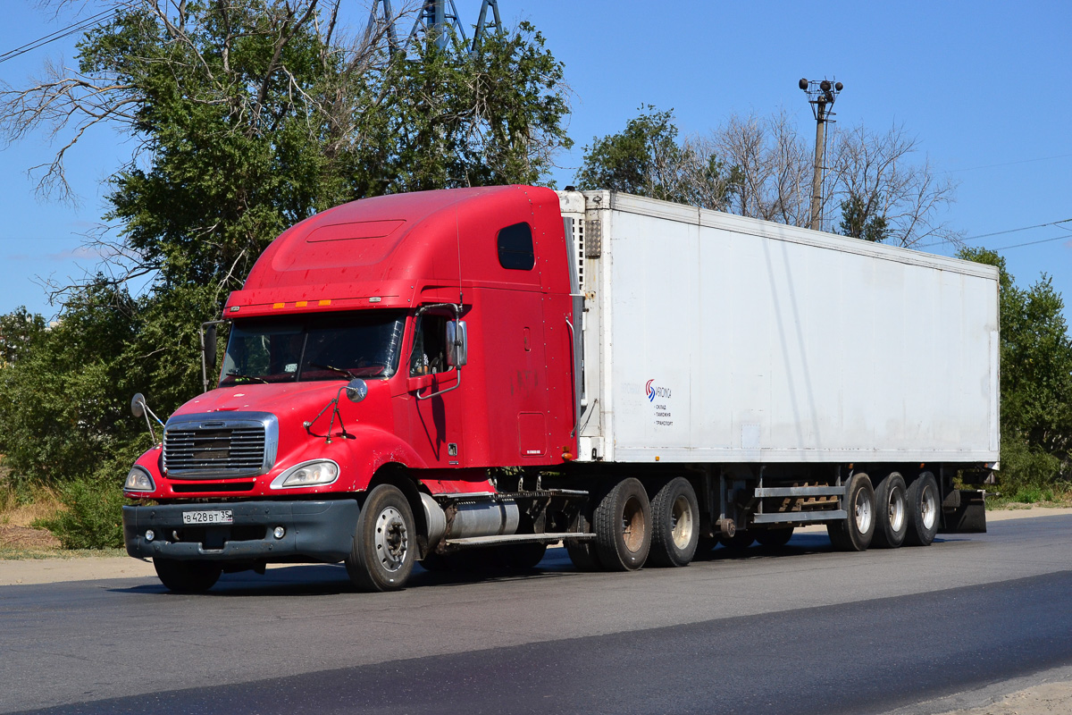 Вологодская область, № В 428 ВТ 35 — Freightliner Columbia