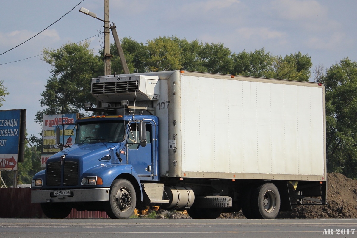 Липецкая область, № М 425 ЕК 48 — Kenworth T300