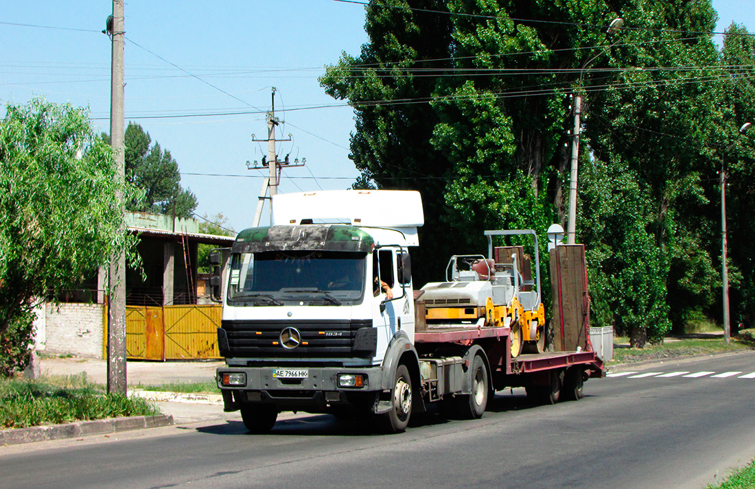 Днепропетровская область, № АЕ 7966 НК — Mercedes-Benz SK 1834