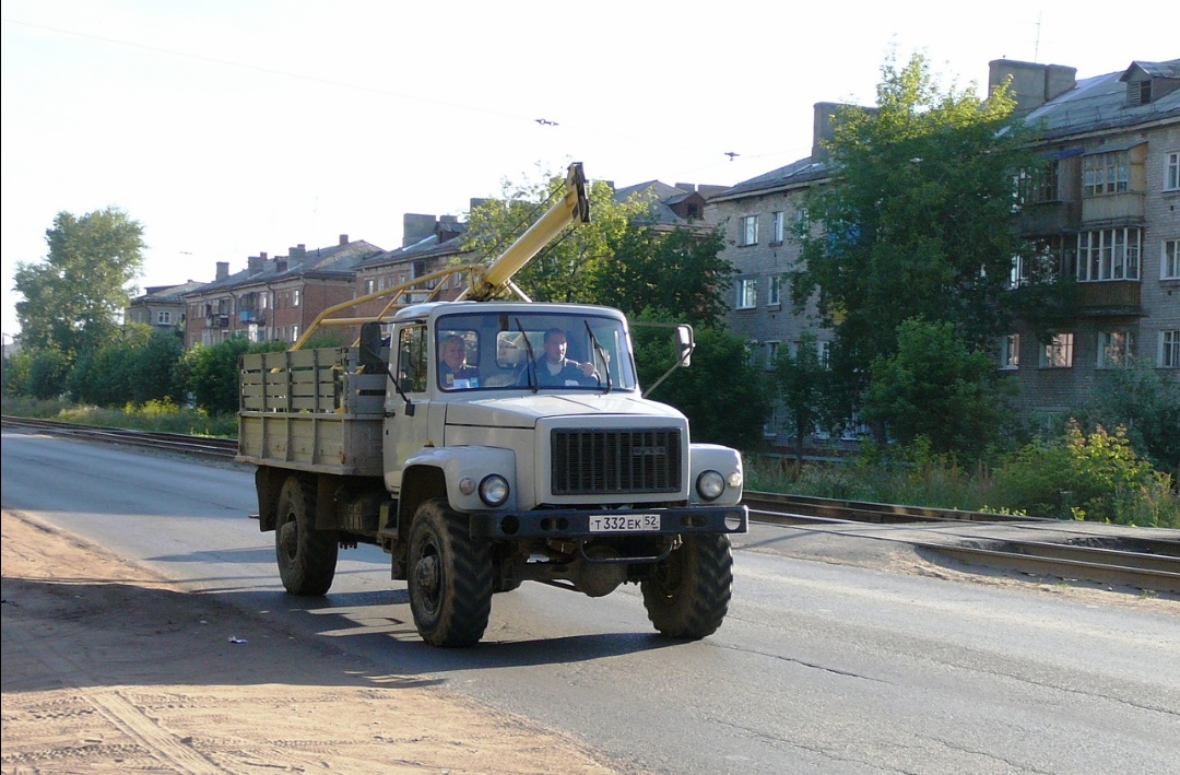 Нижегородская область, № Т 332 ЕК 52 — ГАЗ-3308 «Садко»