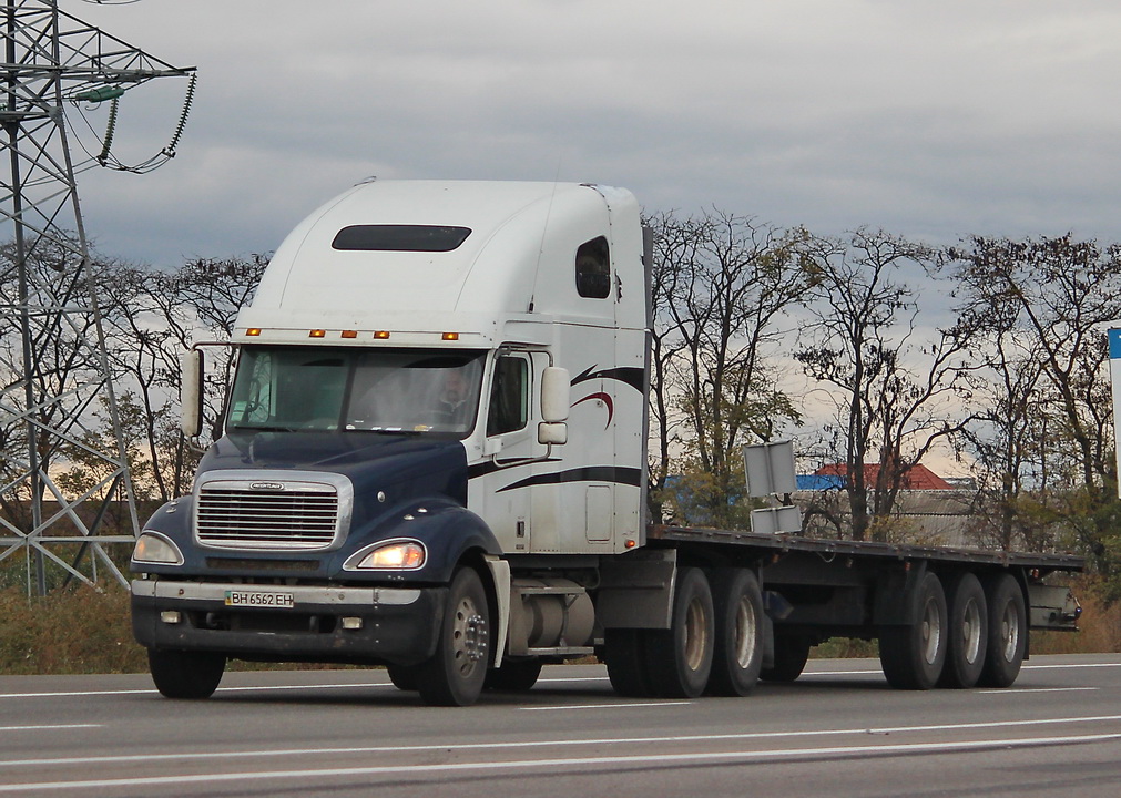 Одесская область, № ВН 6562 ЕН — Freightliner Columbia