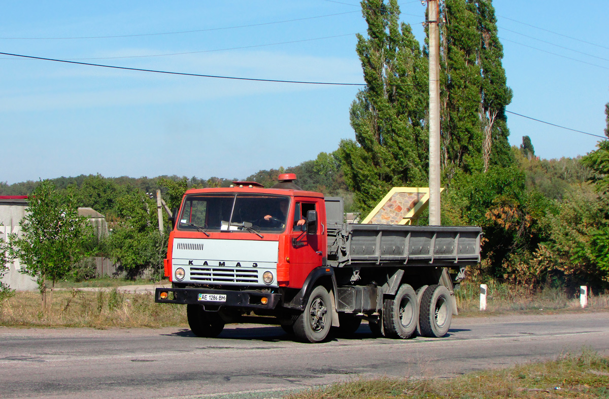 Днепропетровская область, № АЕ 1286 ВМ — КамАЗ-5320