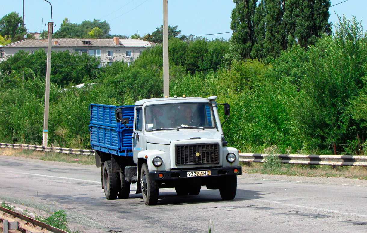 Днепропетровская область, № 9332 ДНС — ГАЗ-4301