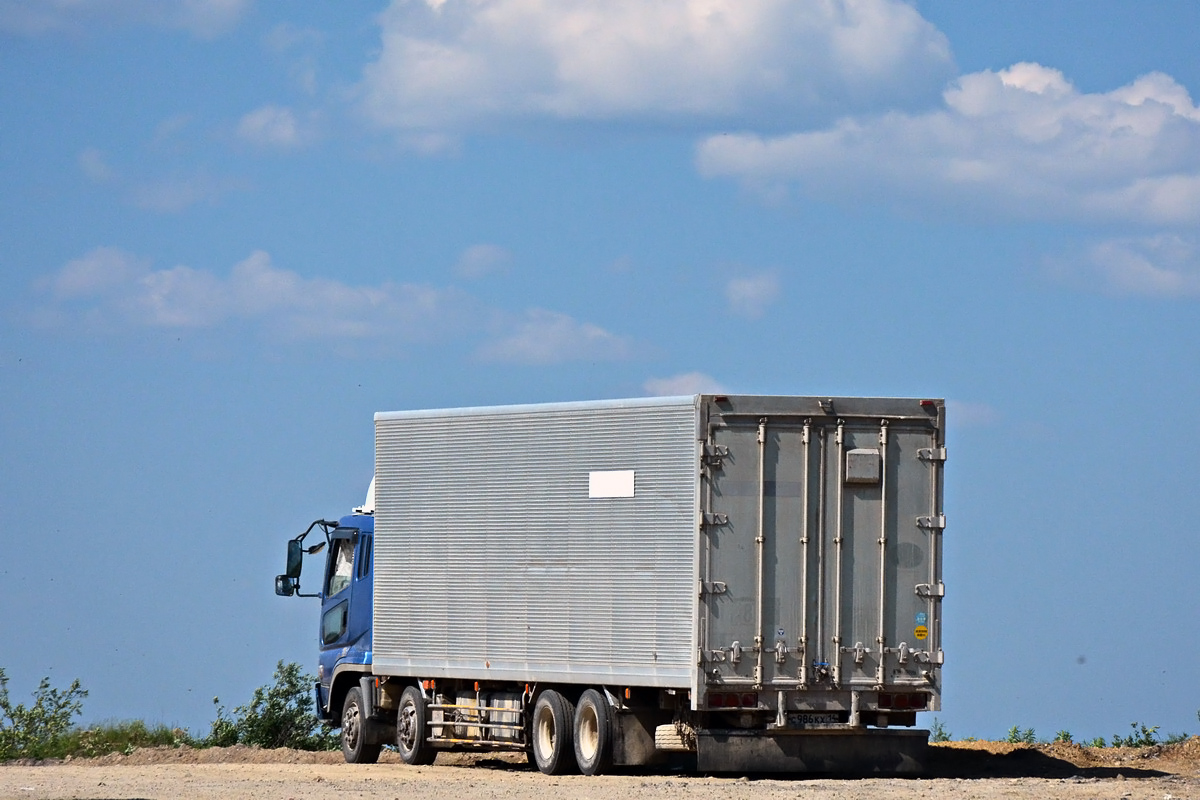 Саха (Якутия), № С 986 КХ 14 — Mitsubishi Fuso The Great