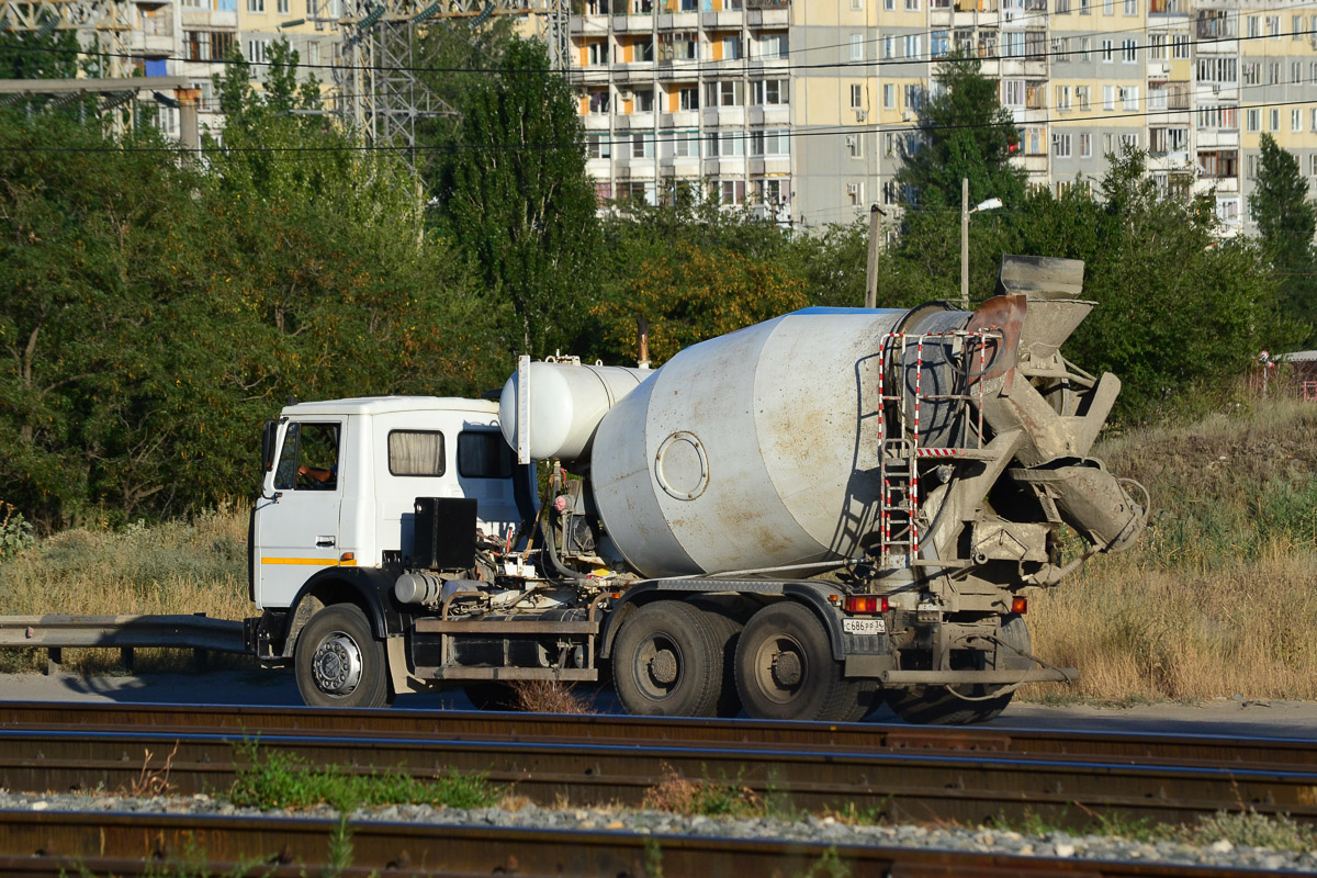 Волгоградская область, № С 686 РР 34 — МАЗ-6303A5