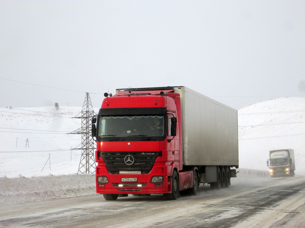 Иркутская область, № М 725 ХХ 38 — Mercedes-Benz Actros ('2003)