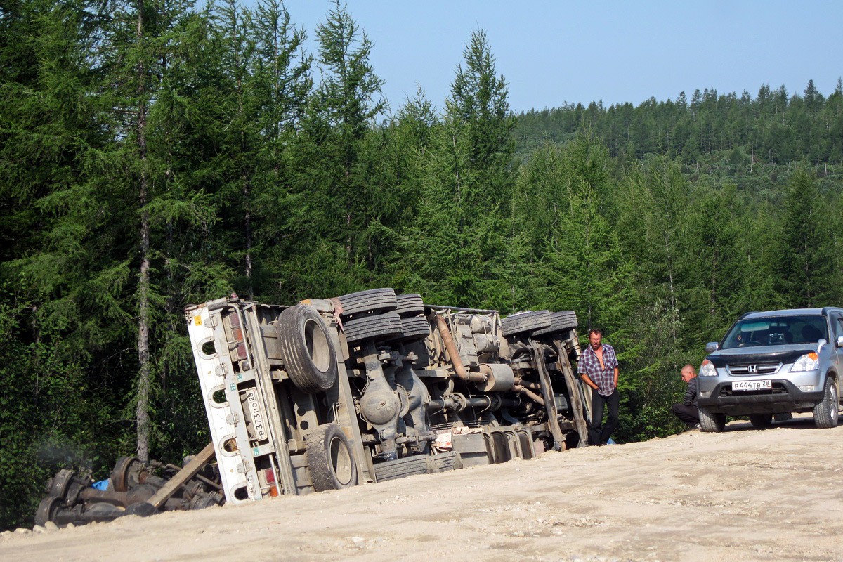 Амурская область, № В 373 РО 28 — Hino Profia