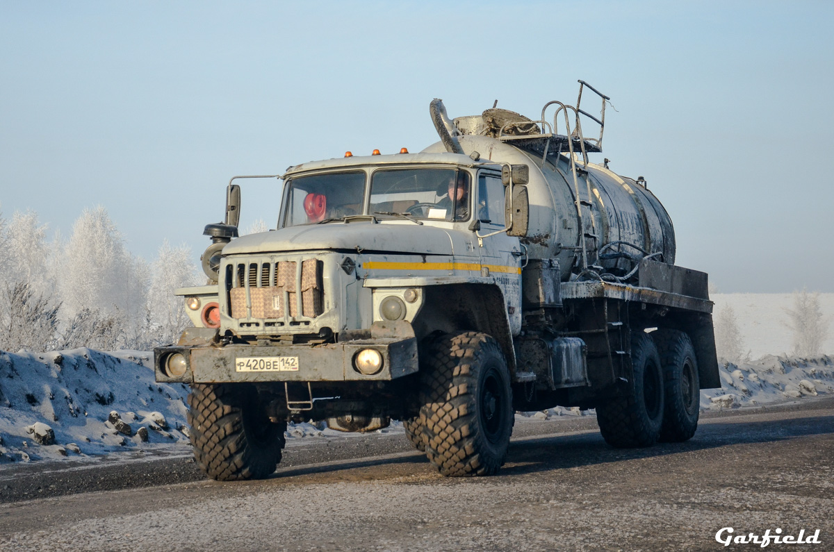 Кемеровская область, № Р 420 ВЕ 142 — Урал-4320-40