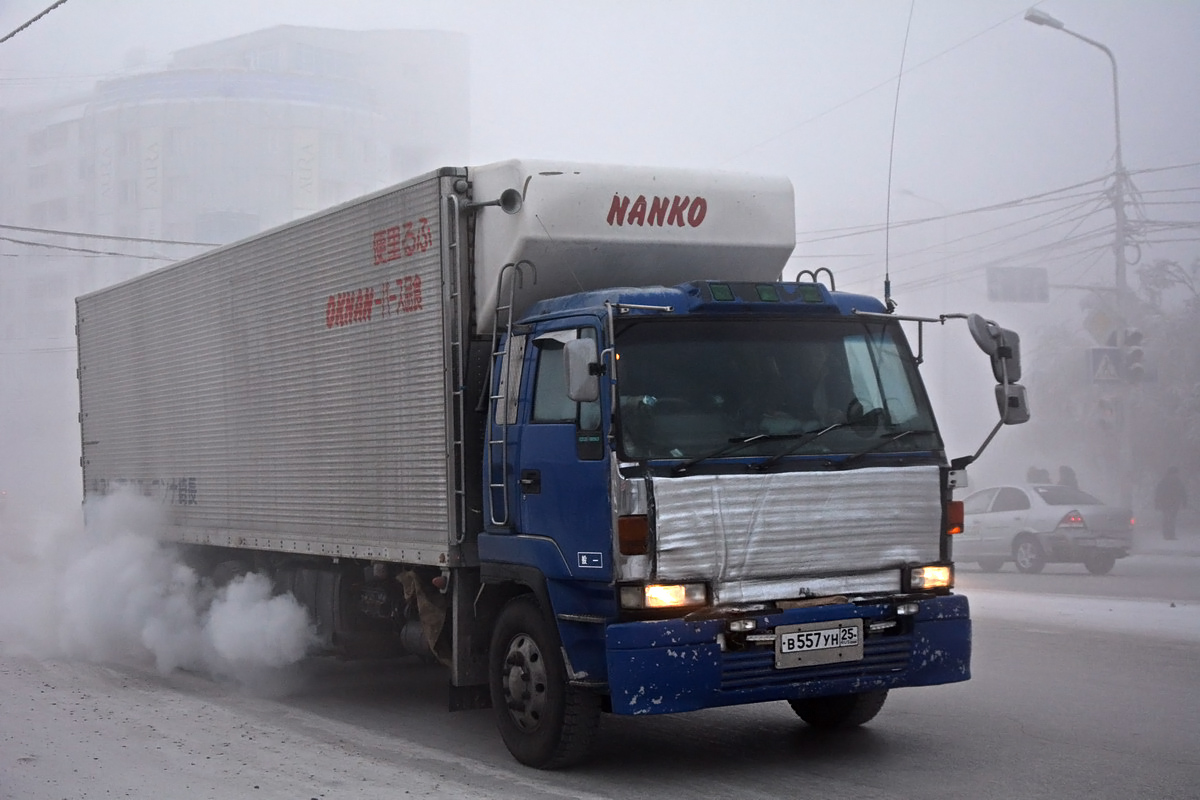 Приморский край, № В 557 УН 25 — Isuzu (общая модель)