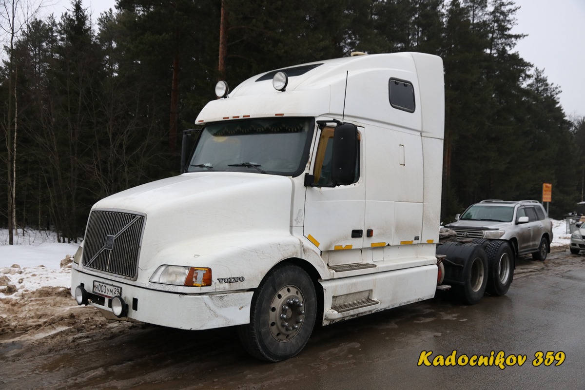 Архангельская область, № Н 003 УМ 29 — Volvo VNL660