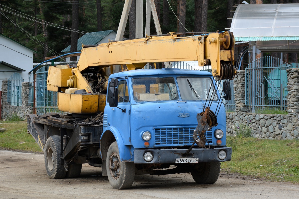 Карачаево-Черкесия, № А 693 ТР 09 — МАЗ-5334