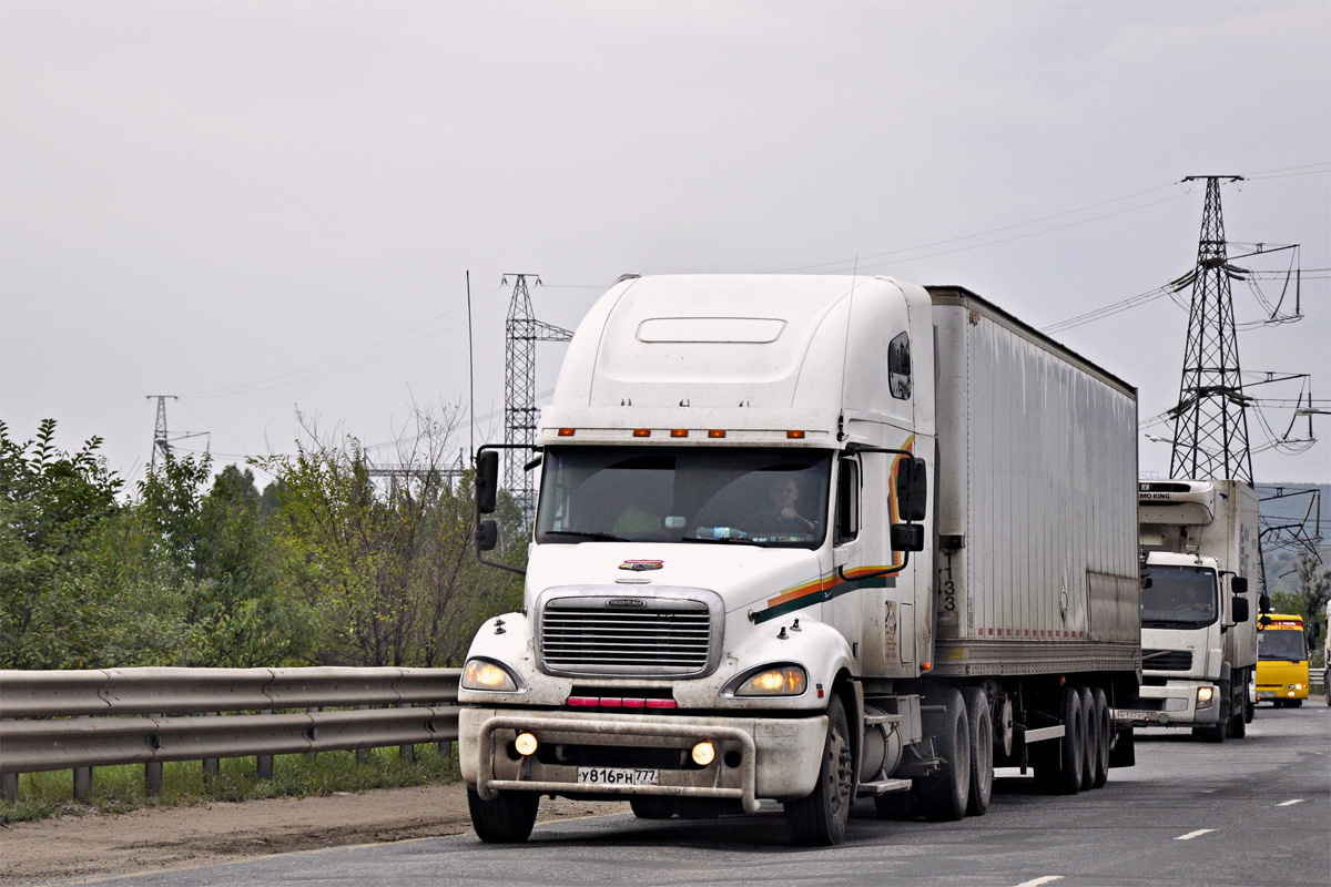 Москва, № У 816 РН 777 — Freightliner Columbia