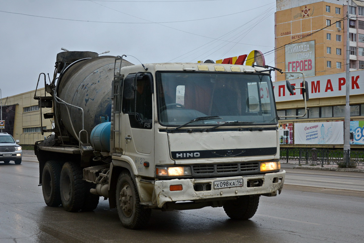 Саха (Якутия), № Х 098 КА 14 — Hino FS