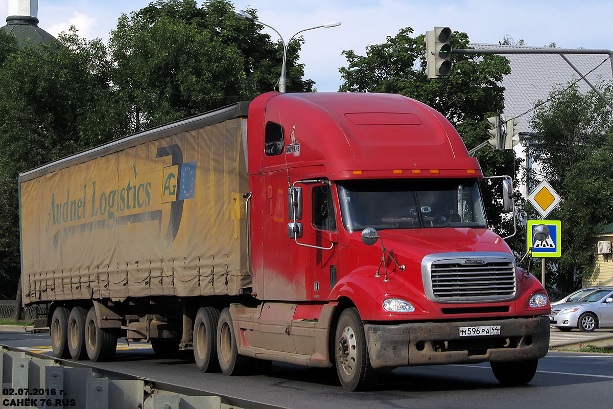 Костромская область, № М 596 РА 44 — Freightliner Columbia