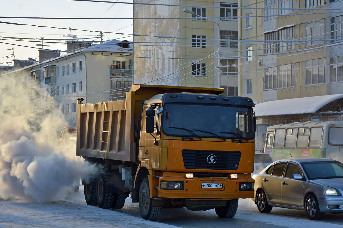 Саха (Якутия), № М 700 ЕО 14 — Shaanxi Shacman F2000 SX325x