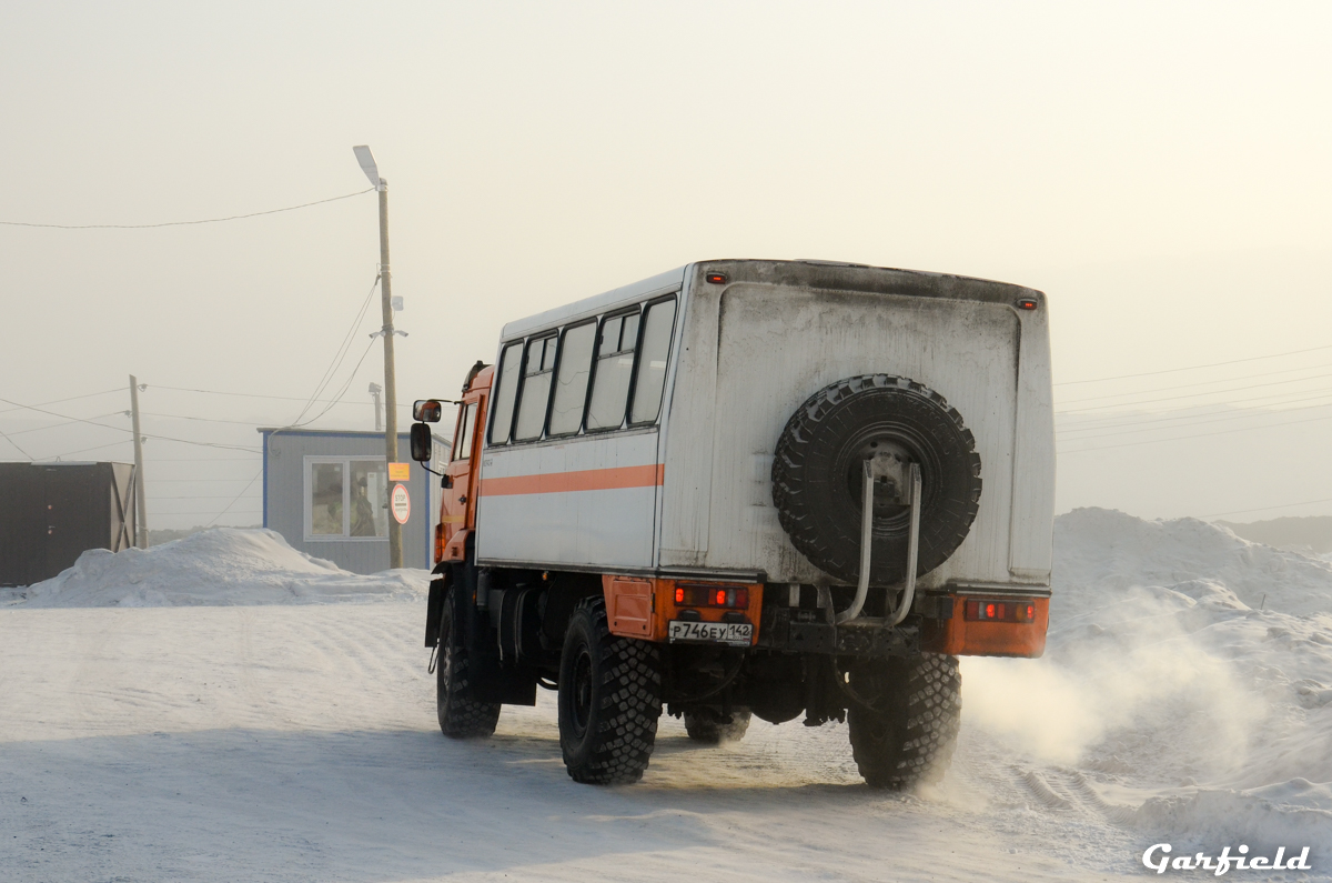 Кемеровская область, № Р 746 ЕУ 142 — КамАЗ-43502-45